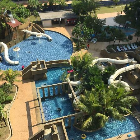 Cozy Swiss Garden Beach Resort Residence Kampung Sungai Karang Kültér fotó