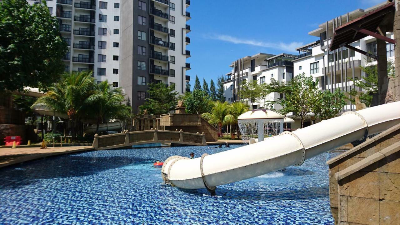 Cozy Swiss Garden Beach Resort Residence Kampung Sungai Karang Kültér fotó