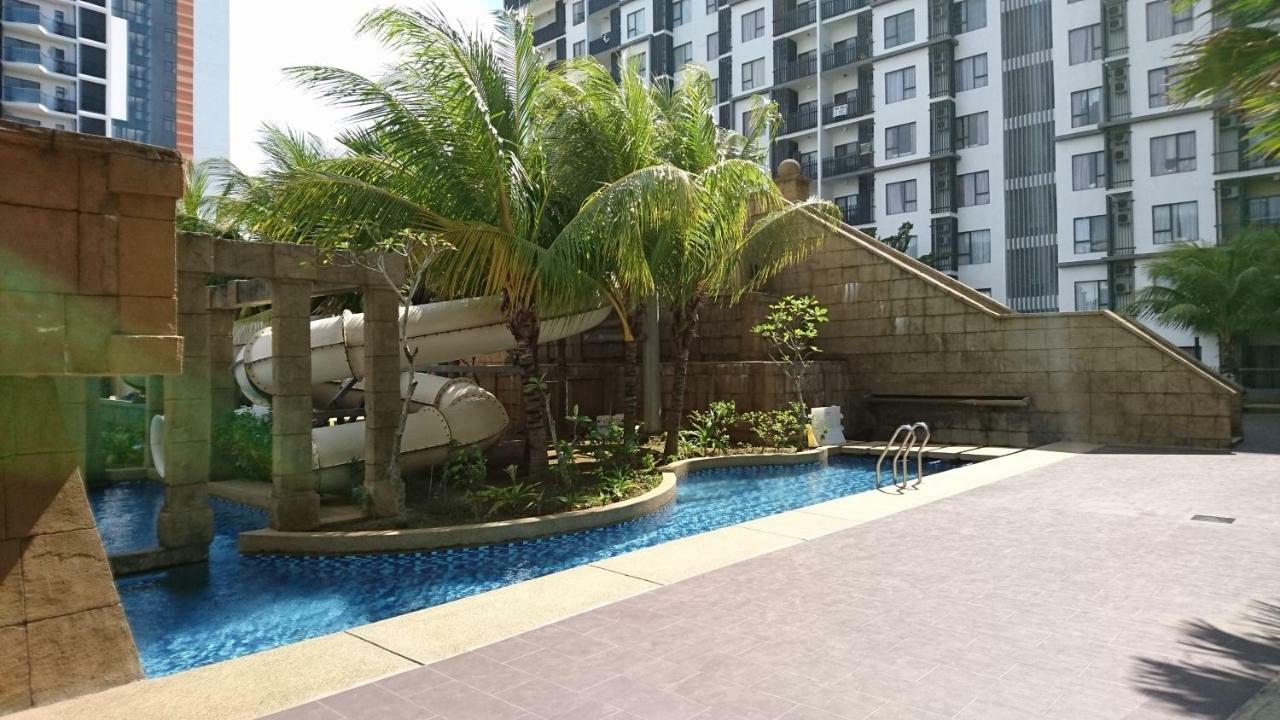 Cozy Swiss Garden Beach Resort Residence Kampung Sungai Karang Kültér fotó