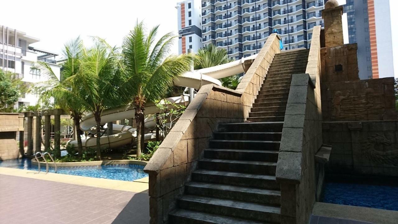 Cozy Swiss Garden Beach Resort Residence Kampung Sungai Karang Kültér fotó