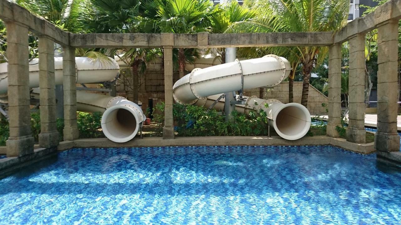 Cozy Swiss Garden Beach Resort Residence Kampung Sungai Karang Kültér fotó