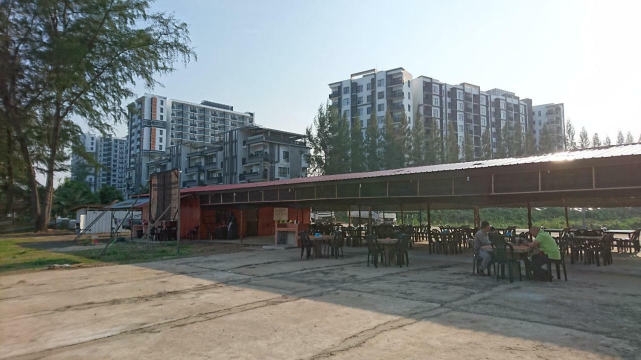Cozy Swiss Garden Beach Resort Residence Kampung Sungai Karang Kültér fotó